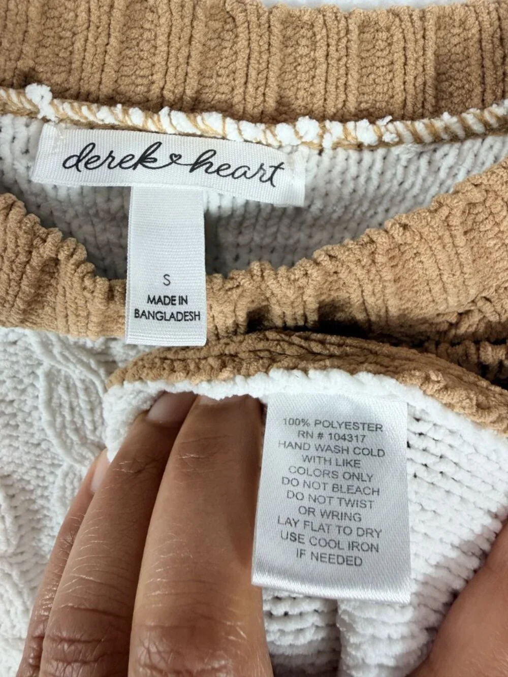 Derek Heart Women’s Small Brown Ivory Colorblock Cable Knit Cropped Sweater - Picture 4 of 15